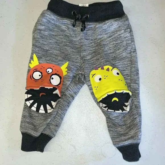 Set of 4 pairs of 12-month Sweatpants - Picture 2 of 12